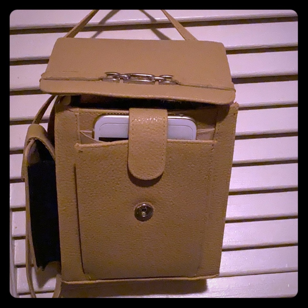 Shoulders bags